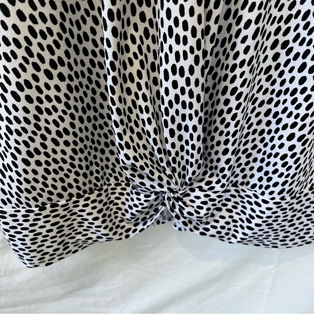 Adrianna Papell Size M Dotted Short Sleeve Shirt - Picture 5 of 9